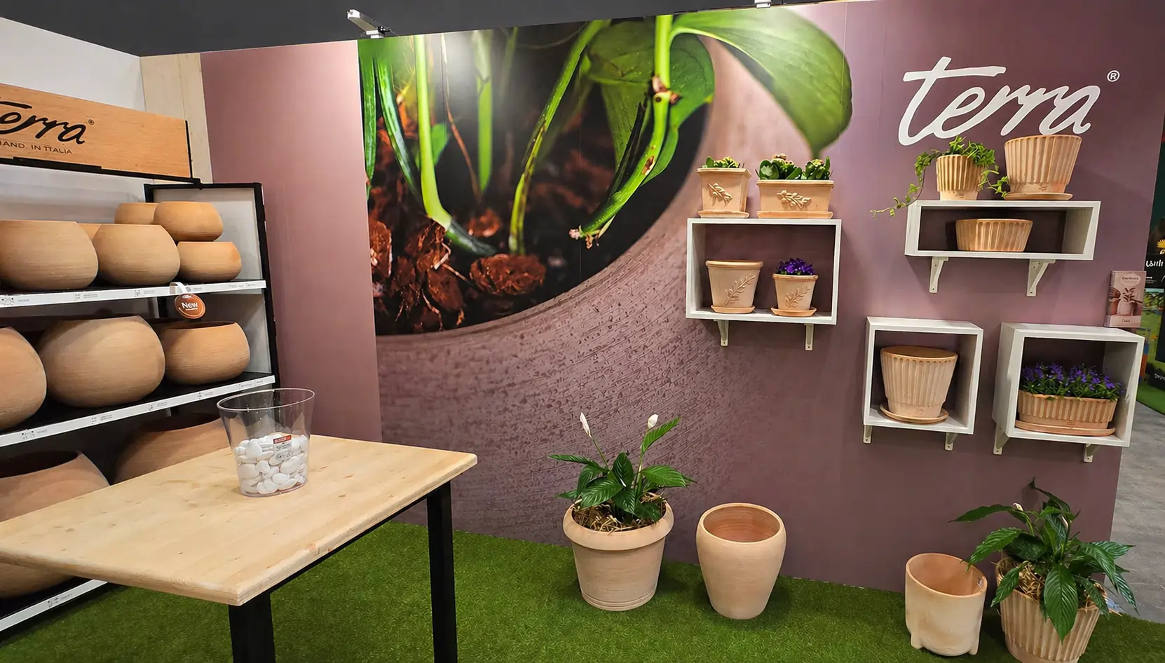 Mur de droite avec niches pour gamme Terra
