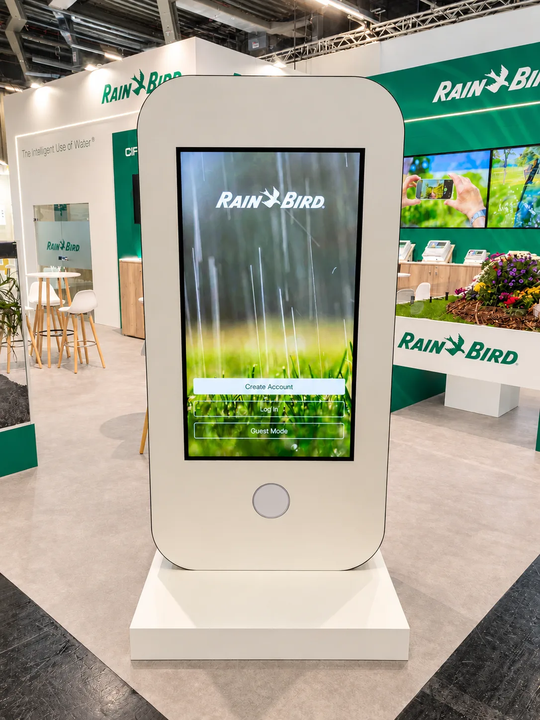  iPhone géant avec écran recto / verso. L'outil idéal pour découvrir la dernière application Rainbird
